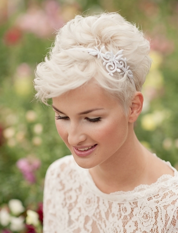 Kommunion Frisuren Halblange Haare : Frisuren Kommunion Kurze Haare – Madame Frisuren