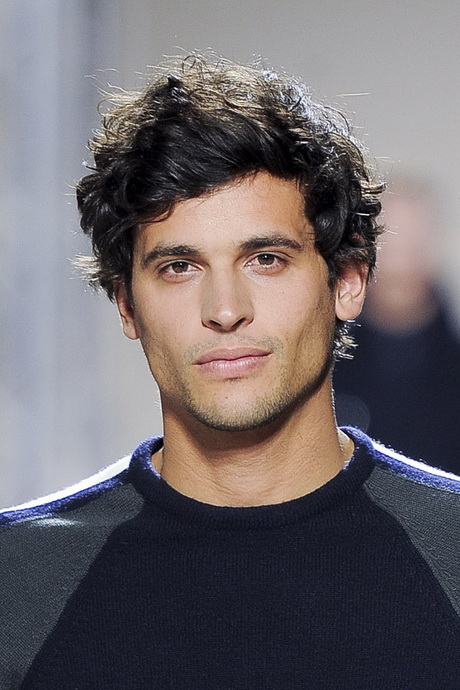 Locken Frisur Männer 2022 : Locken Frisur Männer 2022