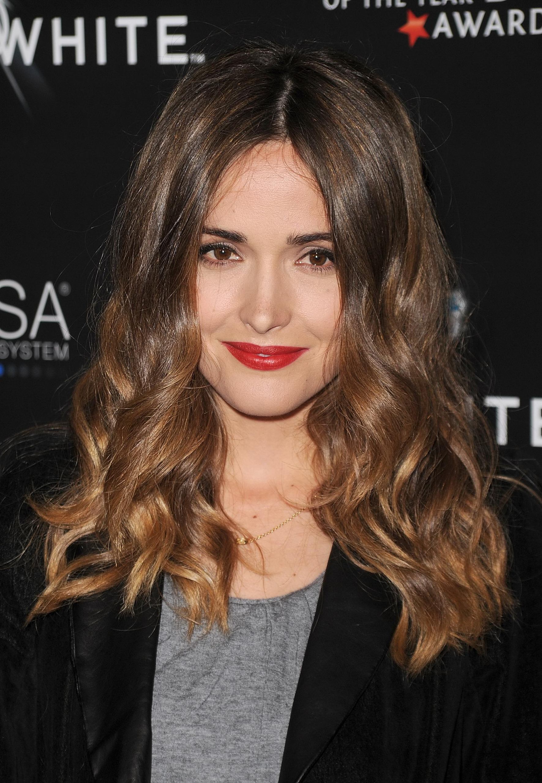 Frisuren Gestuftes Halblanges Haar : Frisuren Mittellang Gestuft Stufig Halblang Haar Haarschnitt Damen Dickes Feines Frisur Halblanges Mittellanges Haare Halblange Mittellange Gesicht Karolynna Unglaubliche Rundes