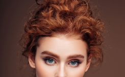 Beeindruckende Naturlocken Frisuren für dickes Haar Beeindruckende Naturlocken Frisuren für dickes Haar