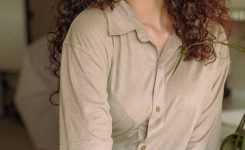 Frisuren für lockiges Haar Styling und Pflege