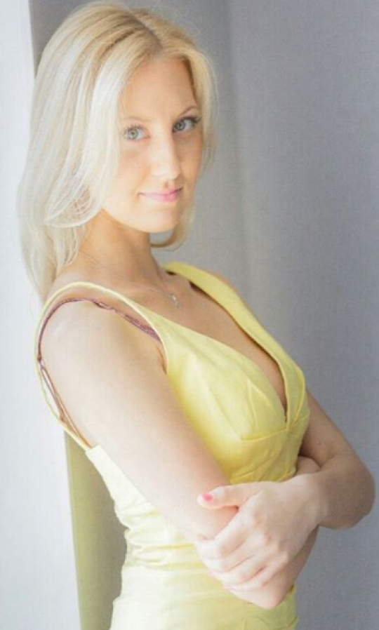 Permalink to Mittellange haare frisuren für schmales gesicht Frau mit einem lässigen Stil