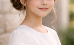 Platz 2 Kommunion Frisuren mit tiefem Dutt elegant und ruhig