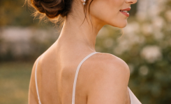 Platz 3 Brautjungfern Frisuren mit eleganten Hochsteckelementen für stilvolle Akzente