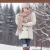 Warme Outfits für Frauen: Das ultimative Winterkleid-Guide 🌨️❄️