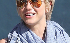 Frisuren Kurz Damen Trendigen Stil Fröhlich Und Spaß Zu Zeichnen Frisuren Kurz Damen Trendigen Stil Fröhlich Und Spaß Zu Zeichnen