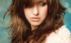 Frisuren Mit Pony Schräg Frisuren Mit Pony Schräg