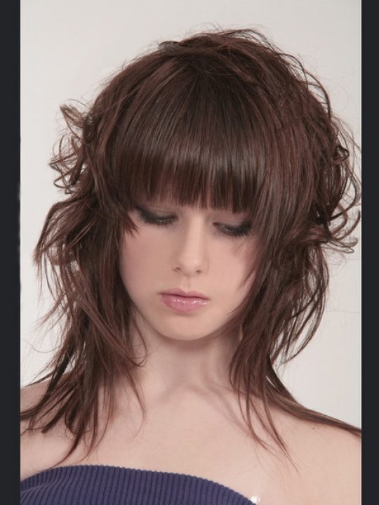 Permalink to Frisuren Mittellang Stufig Anleitung Einfach Und Leicht, Es Gibt Pony In Der Front, Wodurch Das Aussehen Schöner Und Eleganter