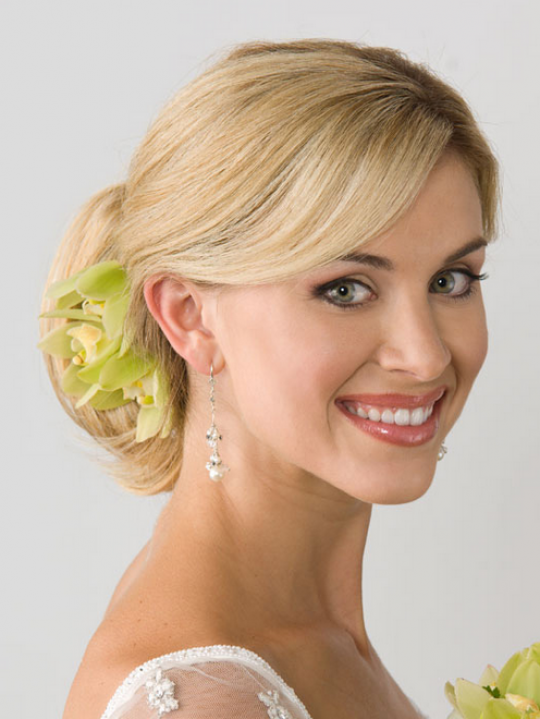 Permalink to Frisuren Zur Hochzeit Einfach Und Bescheiden Für Blondes Haar, Aber Immer Noch Den Eindruck Einer Eleganten Und Schönen Mit Blumendekoration Grün Produzieren