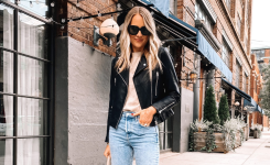 lässiges herbstoutfit mit Jeans und Stiefeln