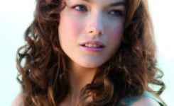 Locken Frisuren Mit Pony